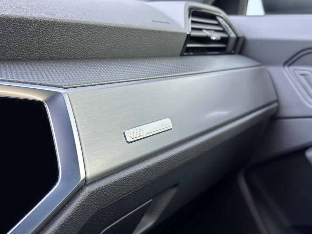 Audi Q3 sportback 45 tfsi e s-line | zwart optiek | camera | keyless | adap