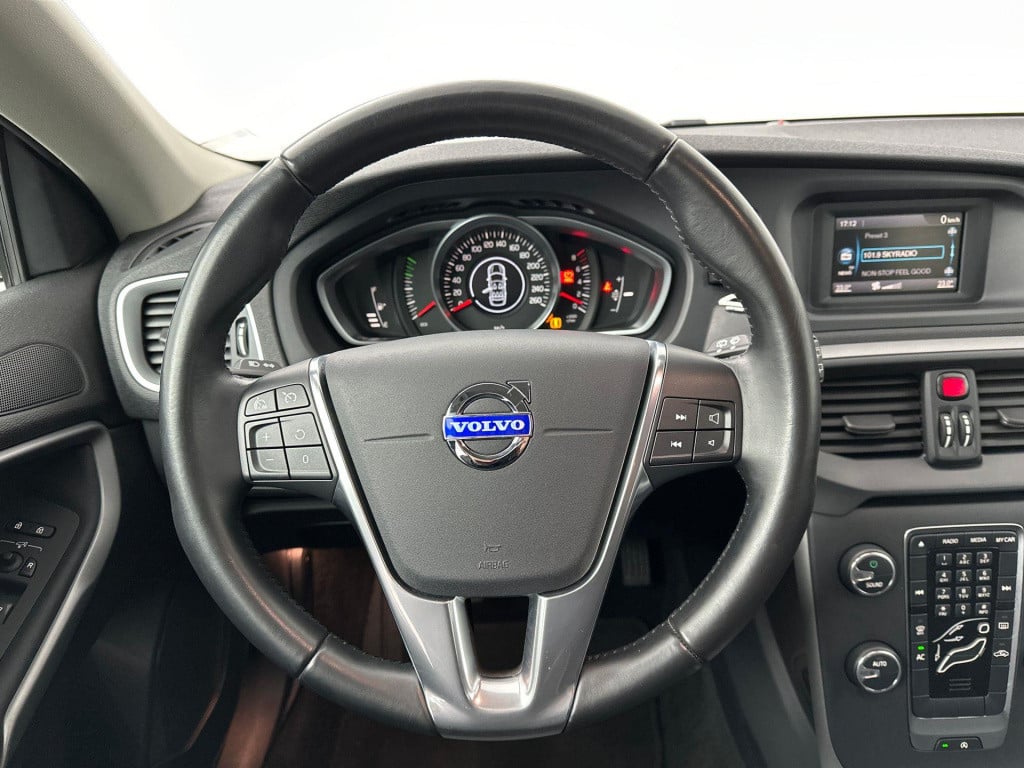 Volvo V40 1.6 t3 momentum clima cruise 107262km