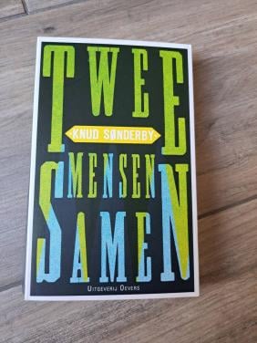 Roman Twee mensen samen van Knud Sonderby