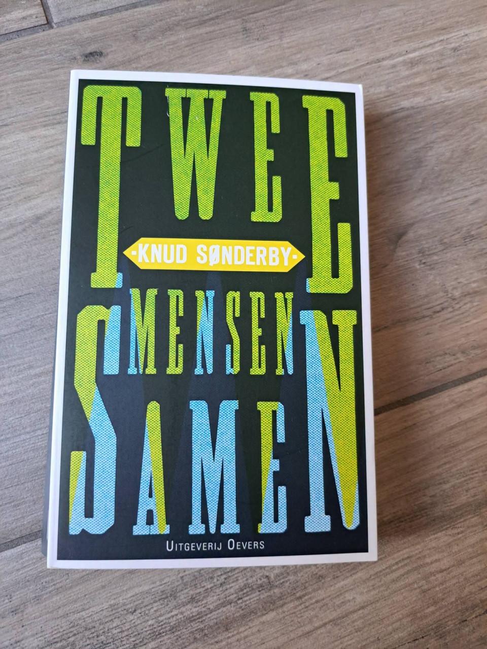 Roman Twee mensen samen van Knud Sonderby