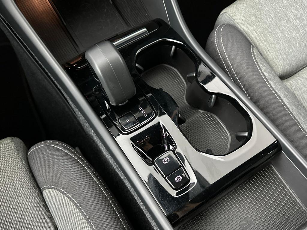Volvo XC40 t5 262pk recharge r-design| camera| keyless| dab+