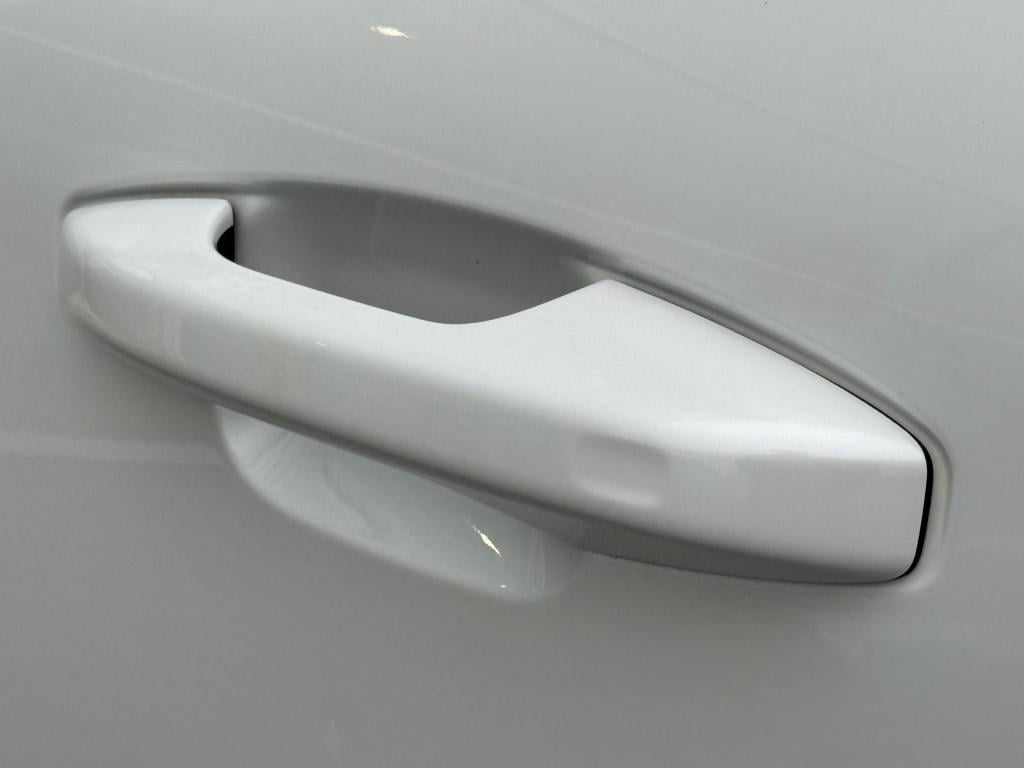 Volvo XC40 t5 262pk recharge r-design| full options! 20''lm