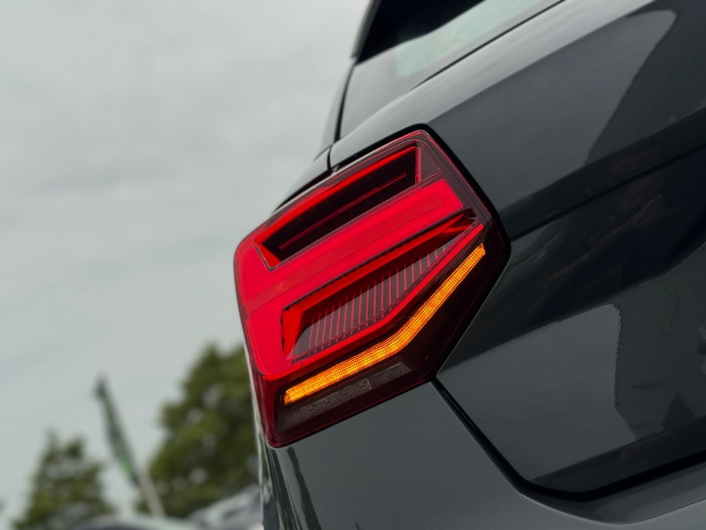 Audi Q2 1.4 tfsi cod * carplay * sfeerverlichting * stoelverwarming