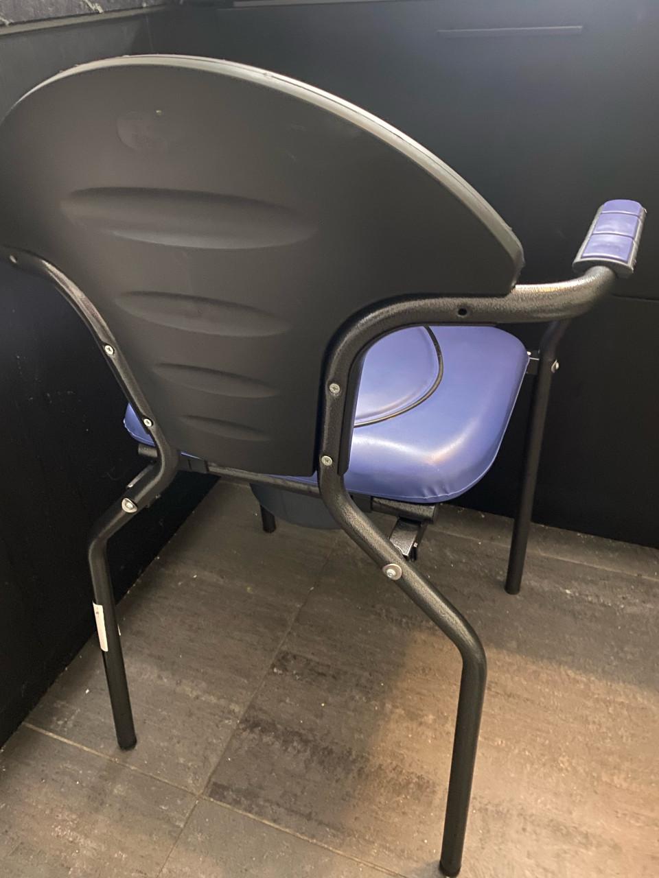 Weinig gebruikte postoel. ophalen in Middelburg.