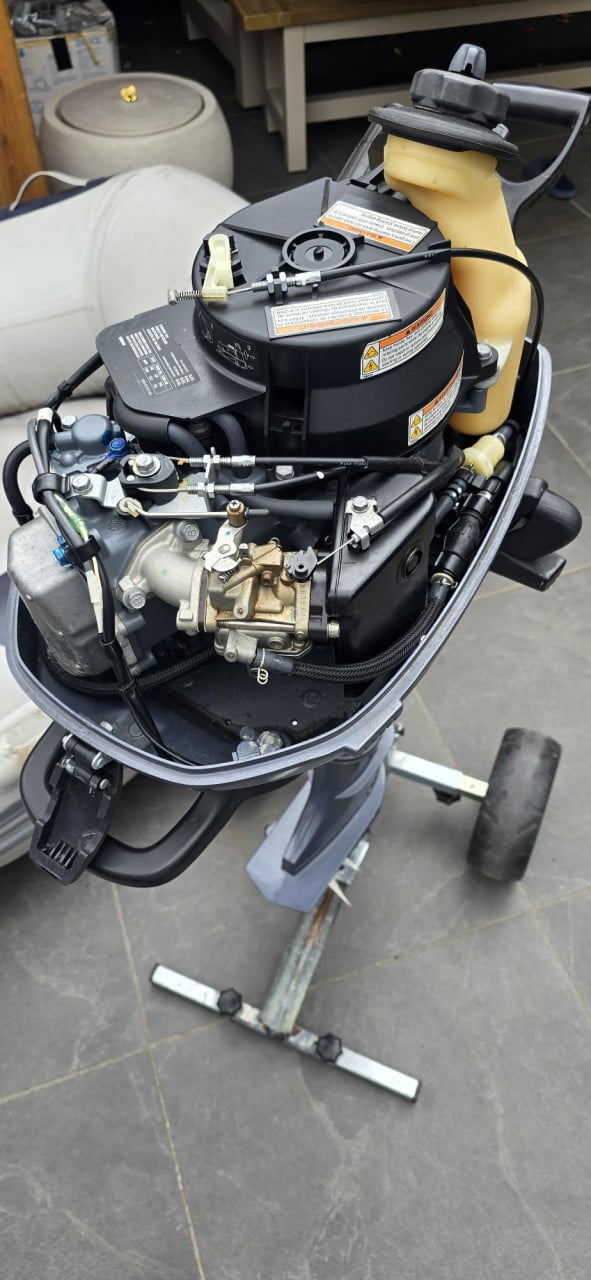 Vetus rubberboot met buitenboordmotor