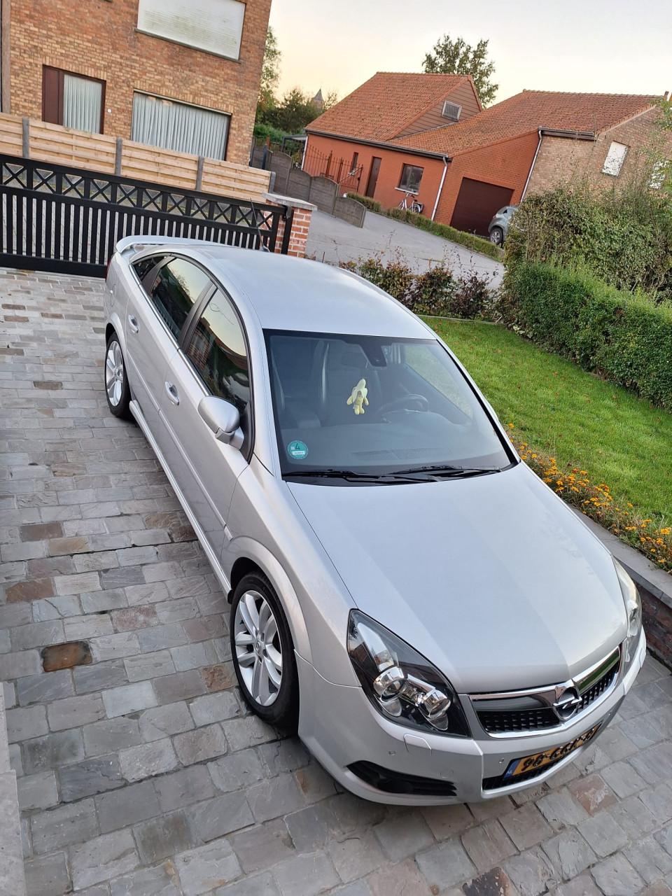 Te koop zeer mooie OPEL VECTRA GTS 1.8