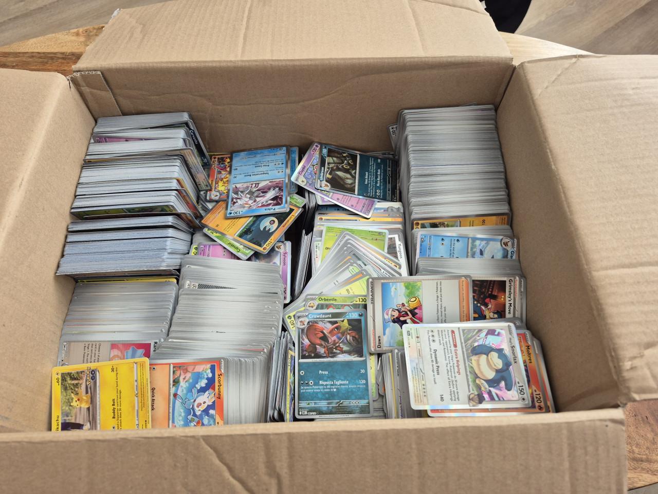 Koopje!!! mega partij van 5000 pokemon kaarten. veel glimmende