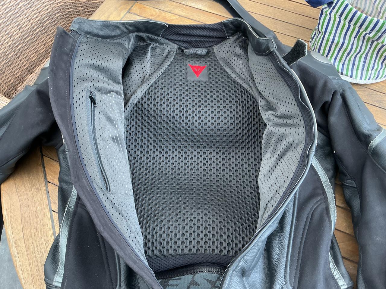 Dainese 2 delig motorpak AVRO D1
