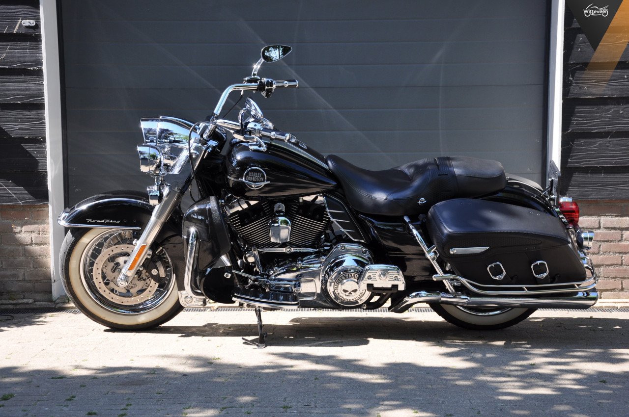 Harley Davidson FLHRC Road King Classic ABS Hele volle motor