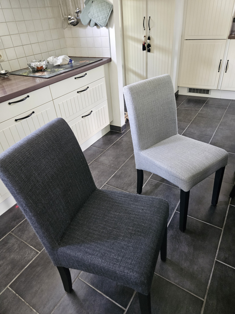 Eettafel eventueel met 6 stoelen