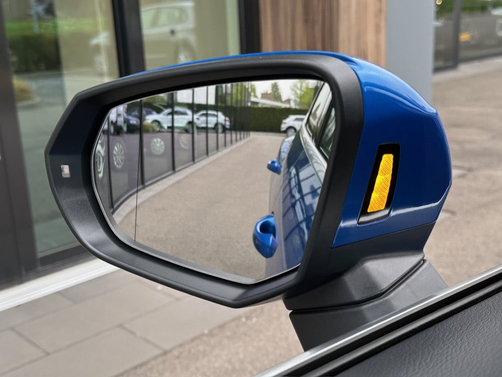 Audi Q3 sportback 45 tfsie s-line | keyless | dode hoek | adapt. cruise | e