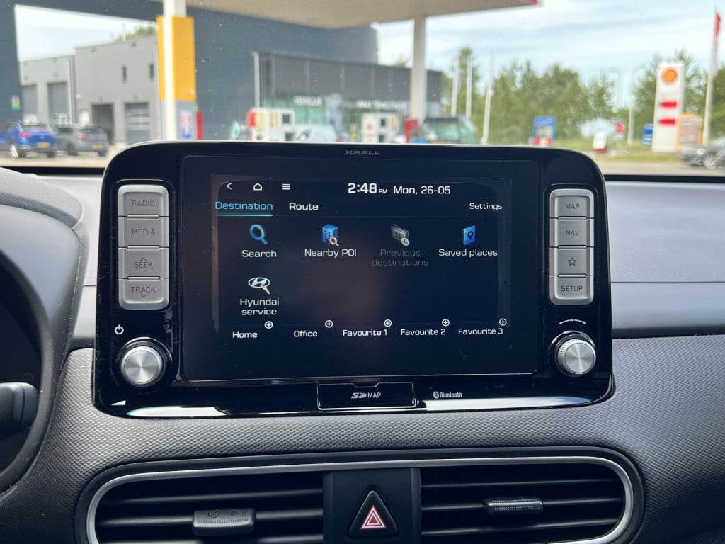 Hyundai Kona ev premium 64 kwh - 18 inch | head-up display | stoel- & stuur