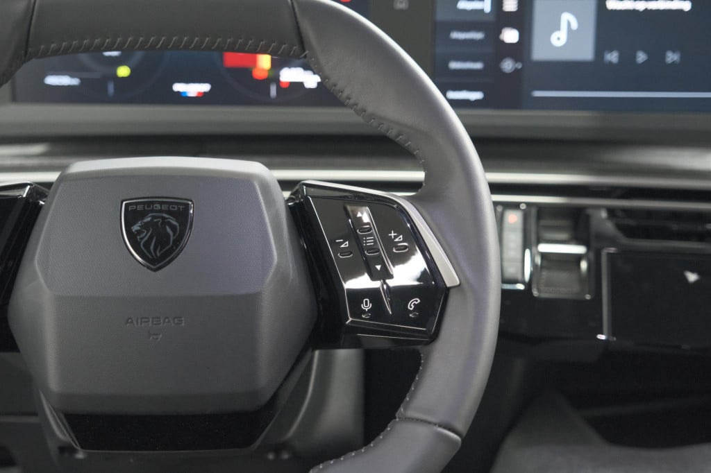 Peugeot 3008 hybrid 136 e-dsc6 allure | camera | apple carplay | parkeersen