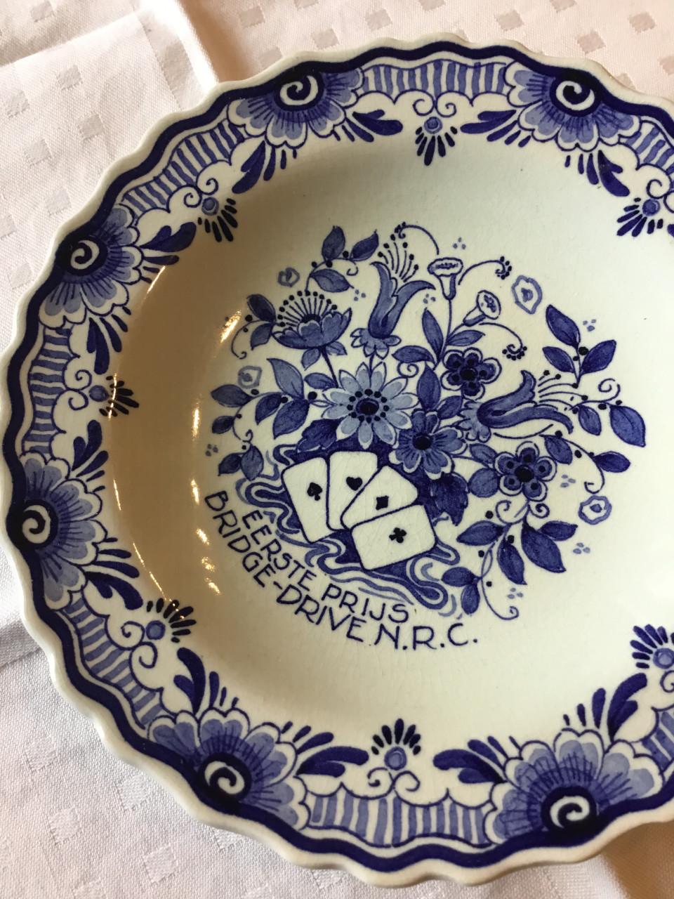Delfts Holland keramiek schotel 17,5 diameter, Bridge-drive N.R.C.