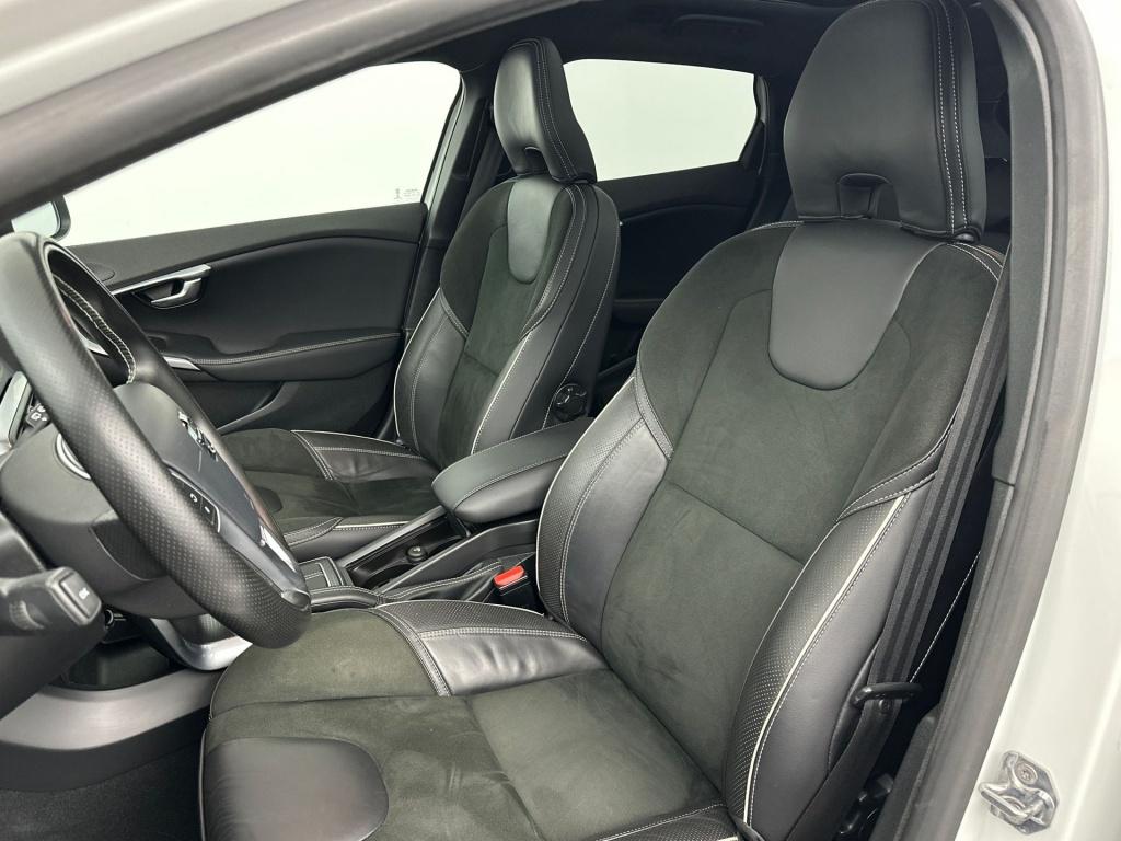 Volvo V40 t3 153pk aut6 polar+ sport| pano| camera| h&k sound| dab+