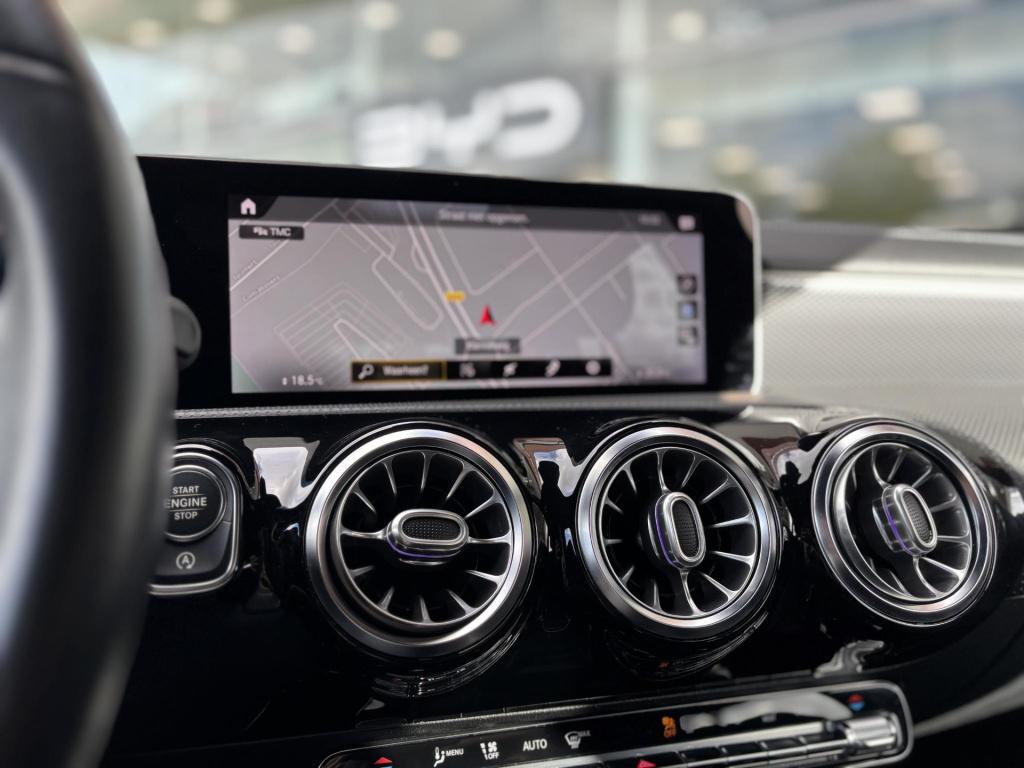 Mercedes-Benz Cla shooting brake 200 business solution luxury