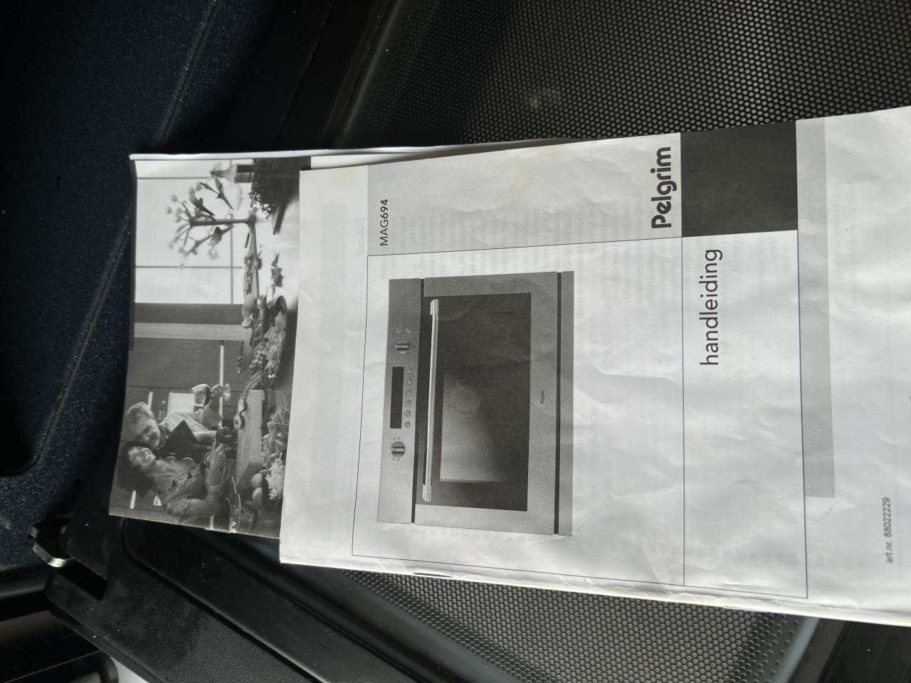 Inbouw Oven met gebruiksaanwijzing schoon en netjes 60x48 cm.