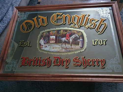 Grote vintage Old English British Dry Sherry' pub spiegel....
