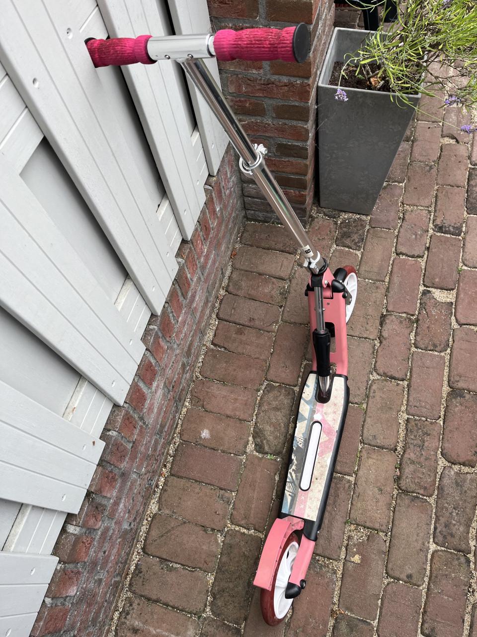 Roze step voor kinderen