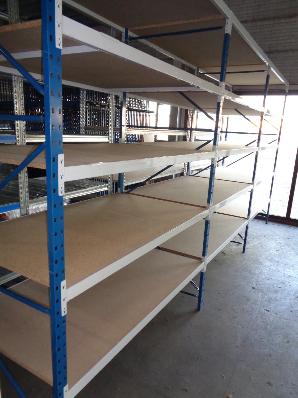 2 sets gebruikte Bosal grootvakstelling  magazijnstelling.