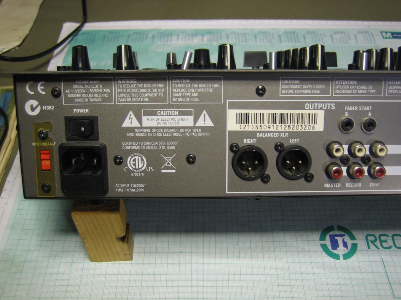 Numark C3 FX mixer mengpaneel