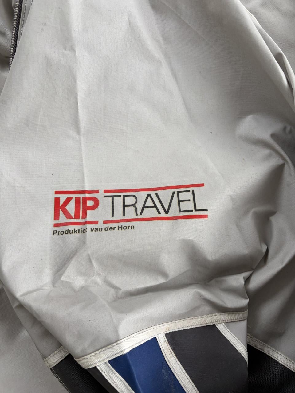 Kip-Grey-Line