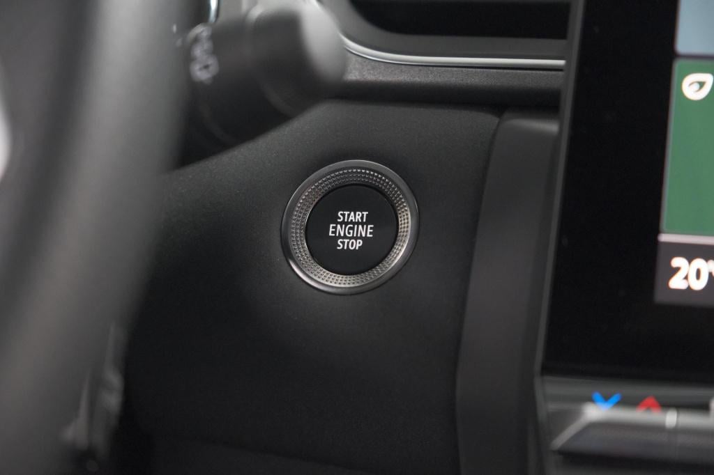 Renault Captur mild hybrid 160 edc techno | pack winter | camera | adaptiev