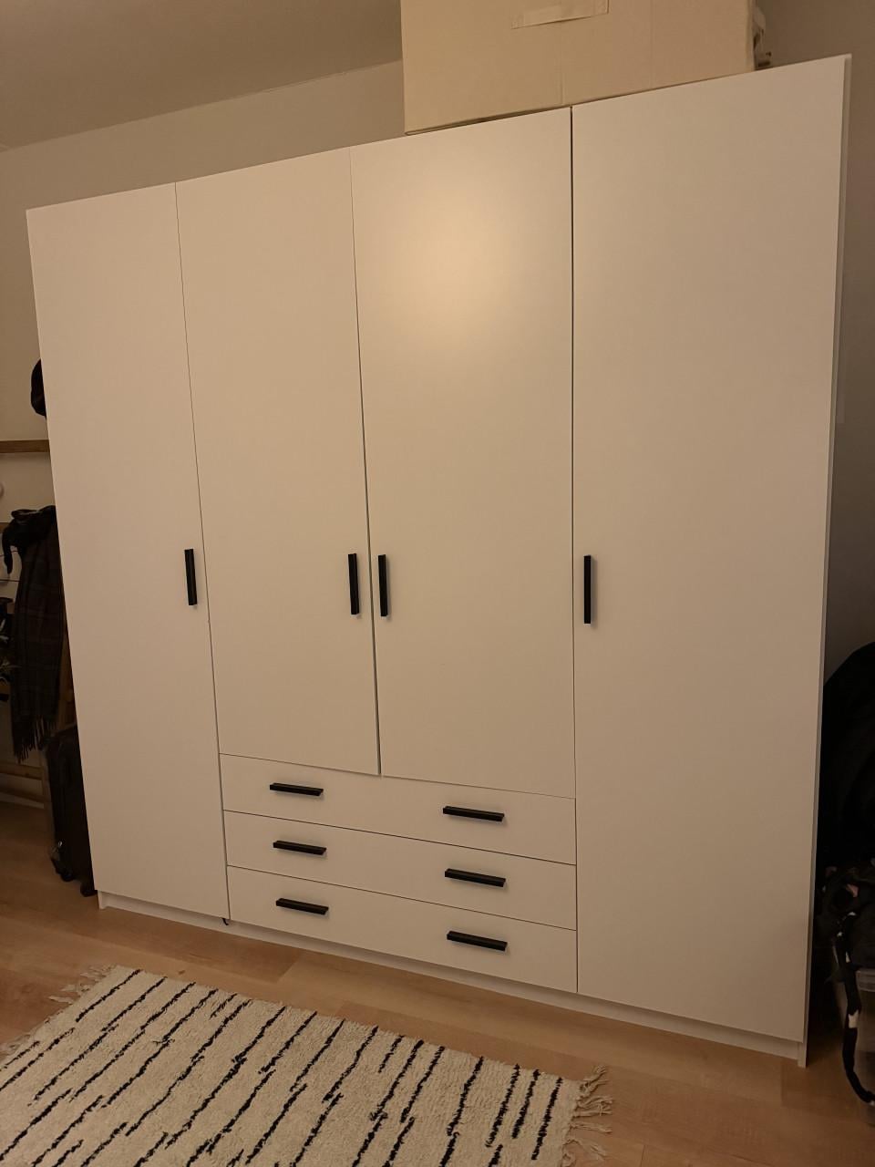 Grote kledingkast