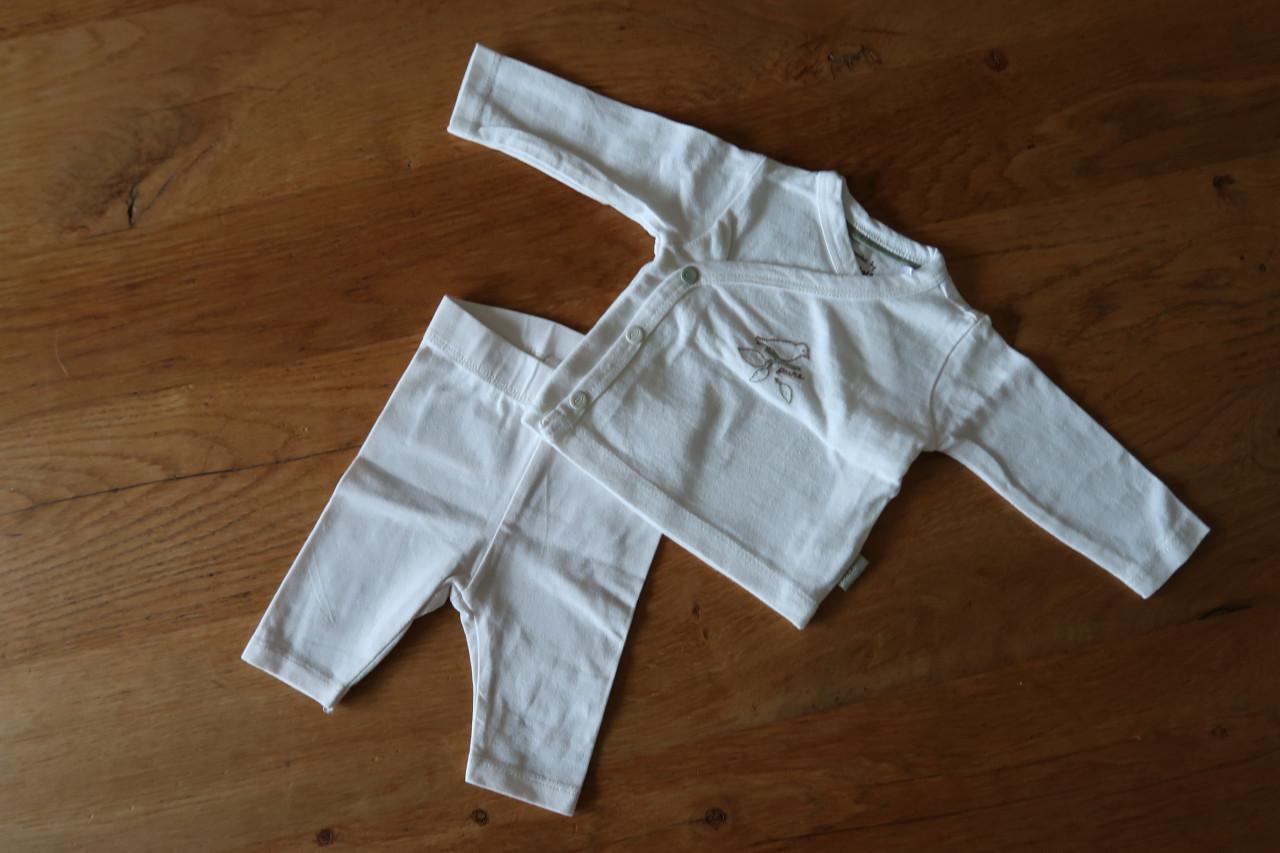 Setjes babykleding, alles als nieuw en €2,00 per setje, maatje 44