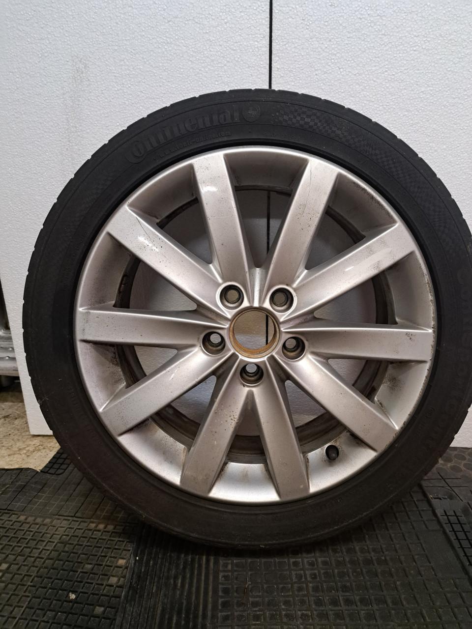 VW velgen 17 inch (4 met band, 1 in doos)
