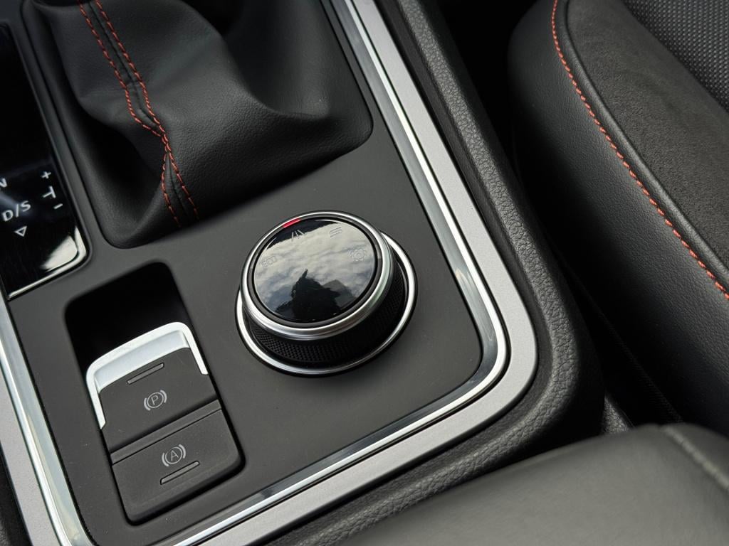 Seat Ateca 1.5 tsi fr business intense * stoel + stuur verwarming * camera 