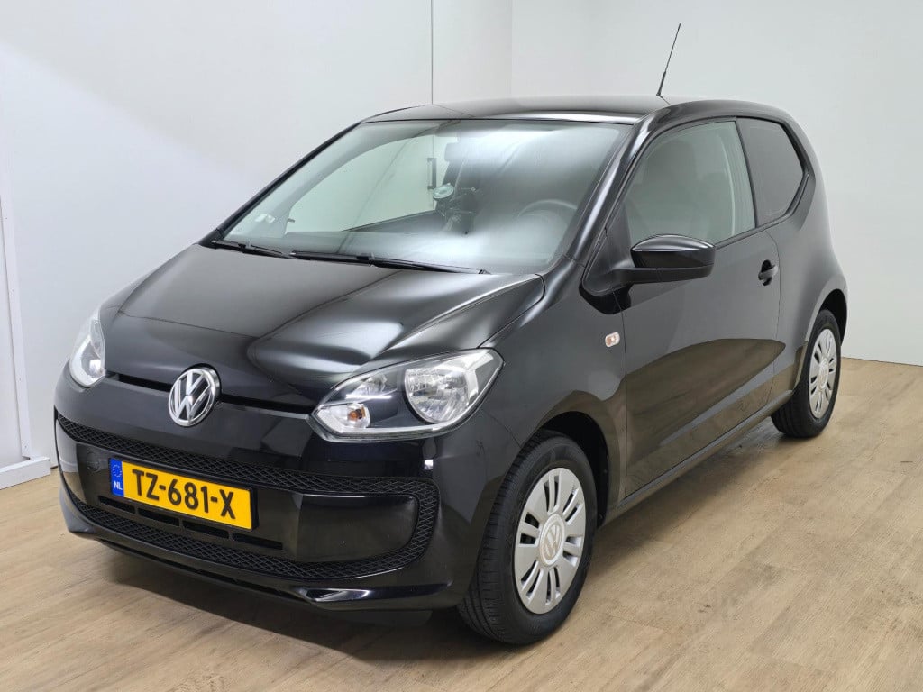 Volkswagen UP! occasion bluemotion met airco en telefoon connecten | tweede