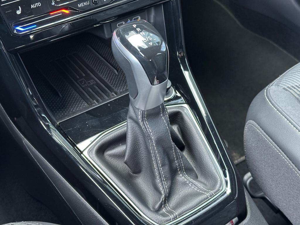 Volkswagen T-cross 1.5 tsi 150pk dsg r-line | black style | trekhaak | iq l