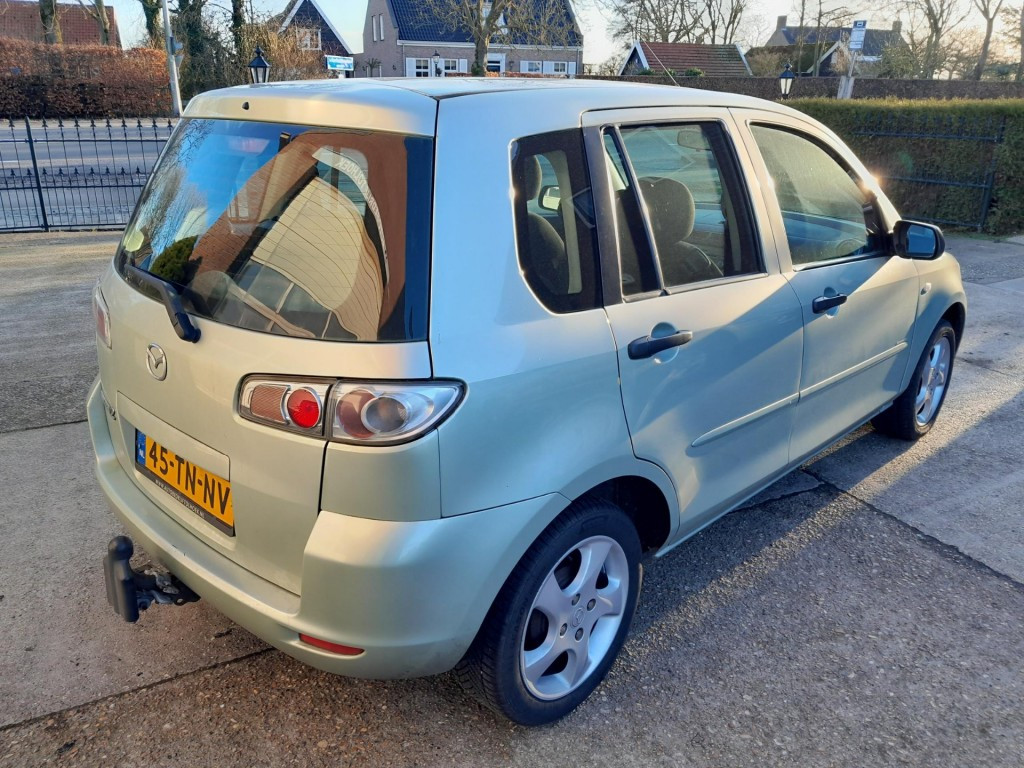 Mazda 2 1.4i touring
