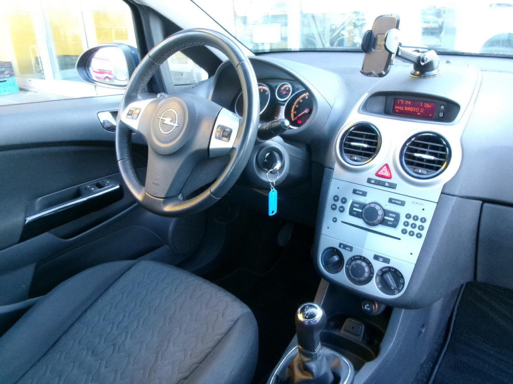Opel Corsa 1.2-16v airco, cruise-control, trekhaak 5-drs
