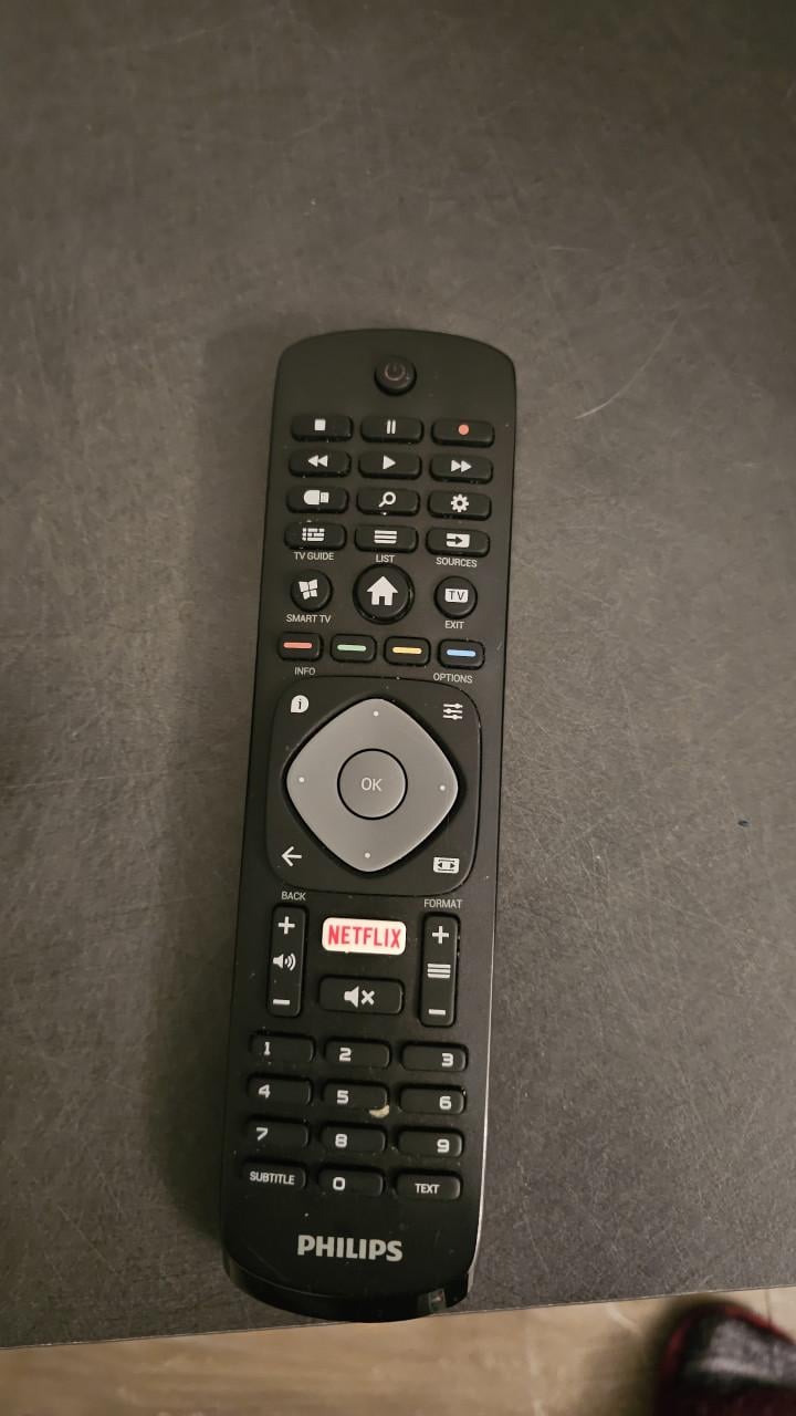 Philips 32” Full HD TV – 32PFS5803