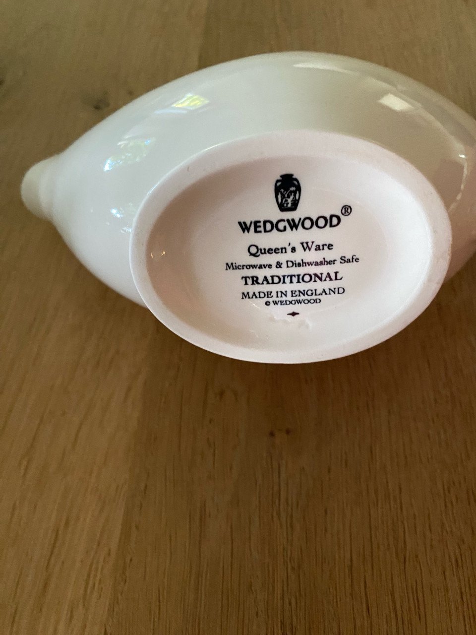 Wedgewood traditional Queensware sauskom