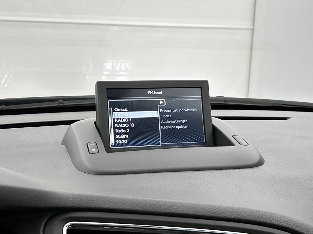 Peugeot 5008 130 pk style 7 persoons | rijklaar | trekhaak | panoramadak | 