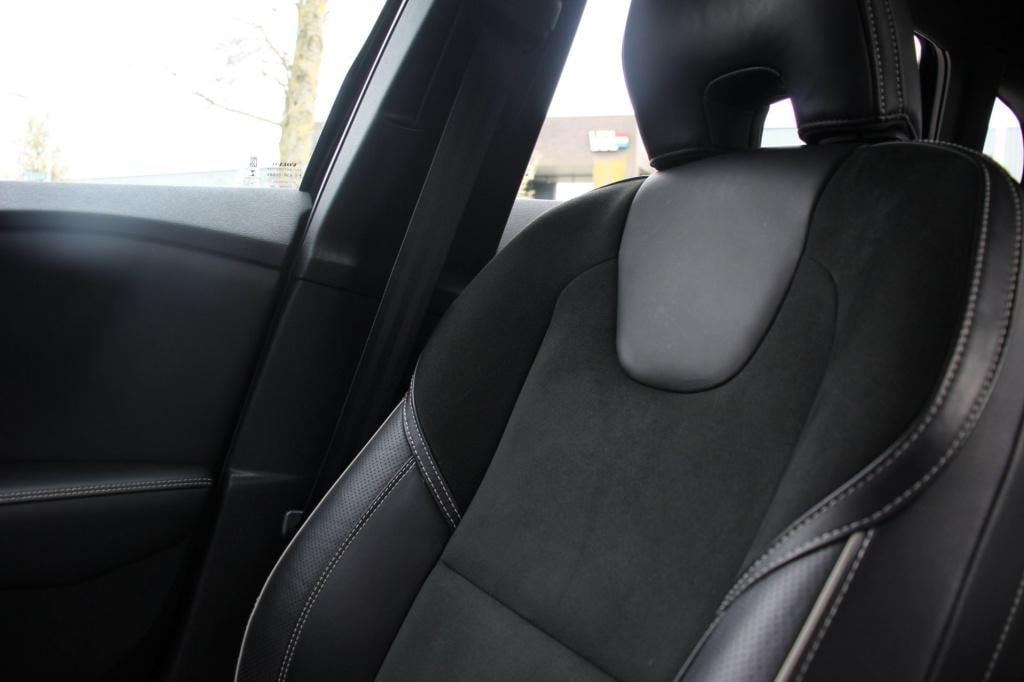 Volvo V40 1.5 t2 r-design automaat - leder/alcantara - led - navi - pdc + c