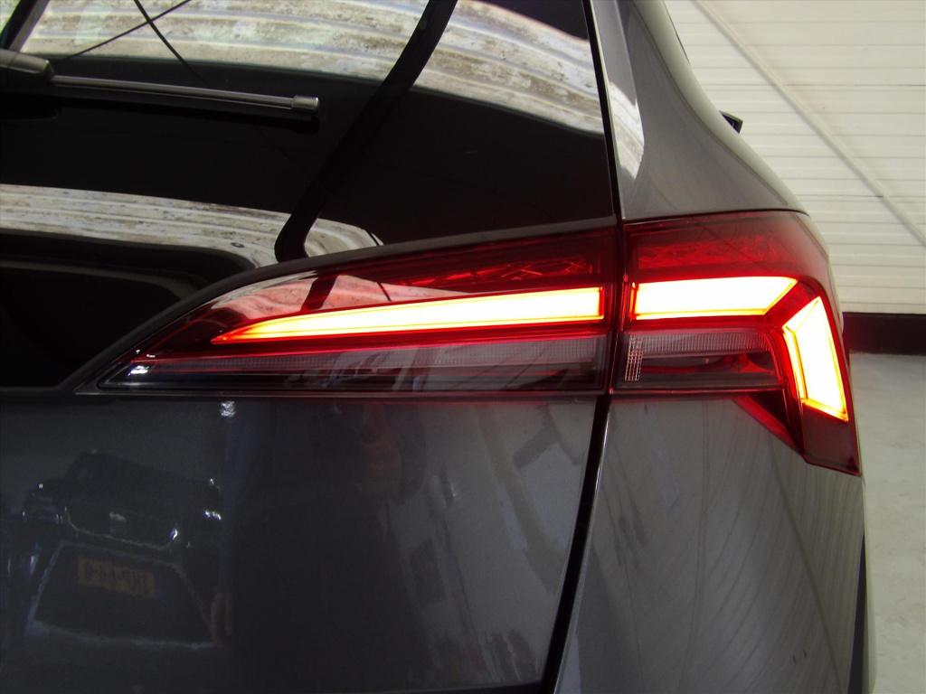 Skoda Scala 1.0 tsi greentech 110pk dsg-7 sport business