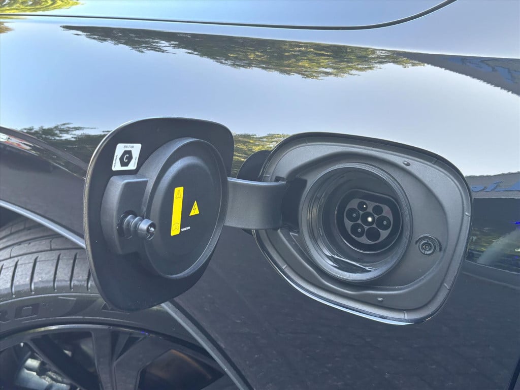 Volvo XC60 t6 plug-in hybrid 398pk aut awd ultimate dark| leder| harman kar