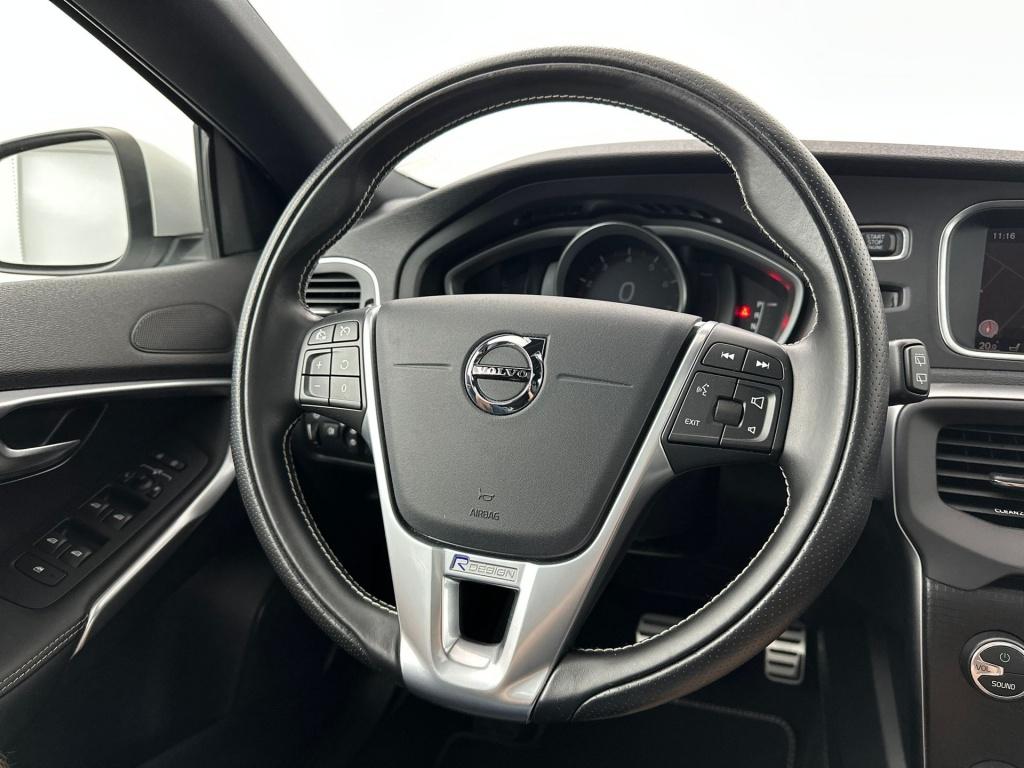 Volvo V40 t3 153pk aut6 polar+ sport| pano| camera| h&k sound| dab+