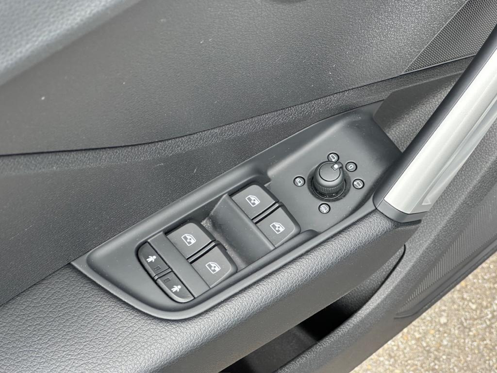 Audi Q2 35 tfsi 150pk s-tronic advanced | elek. achterklep | dode hoek | 4-