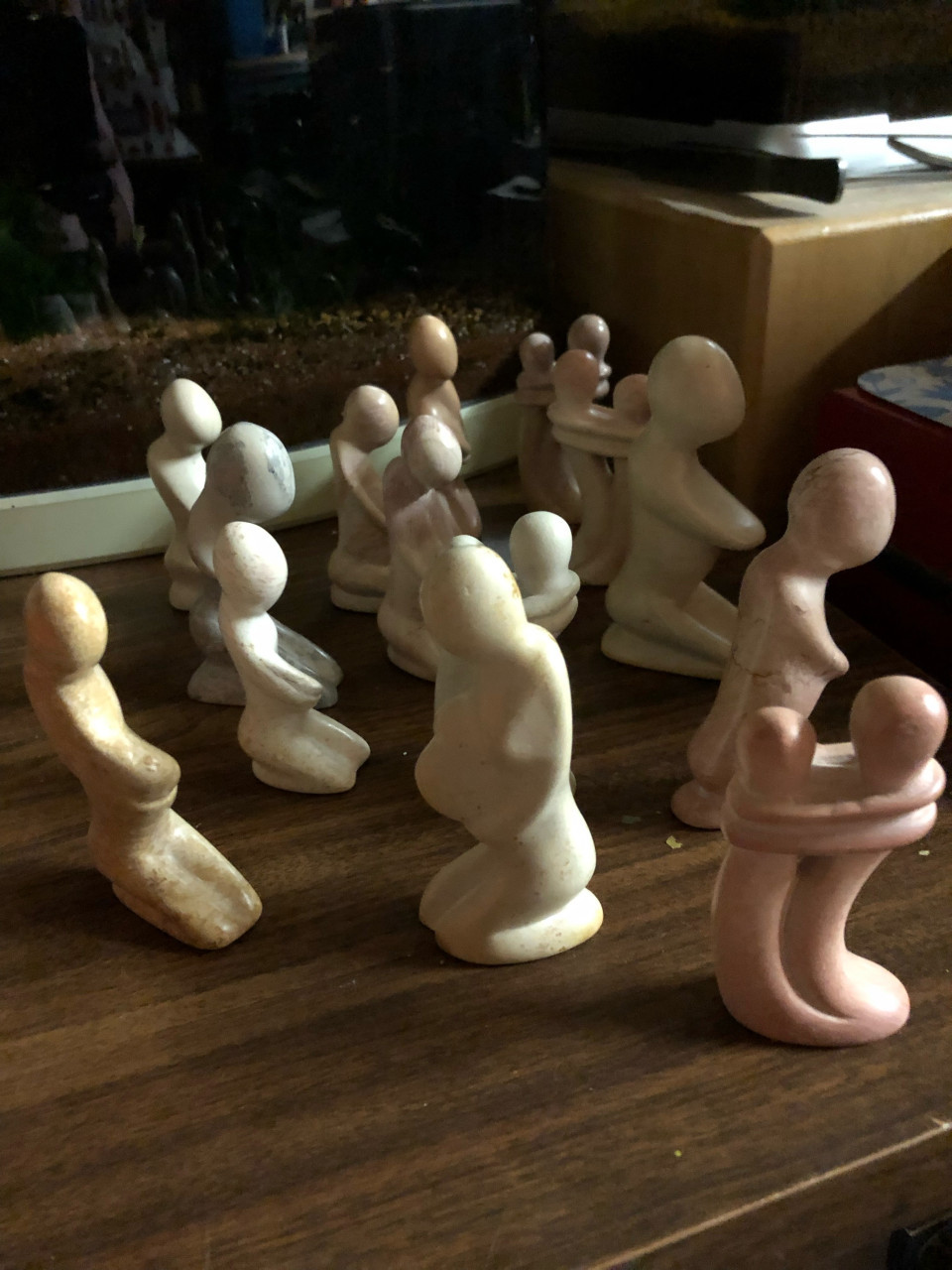 34 speksteen beeldjes uit kenya handmade
