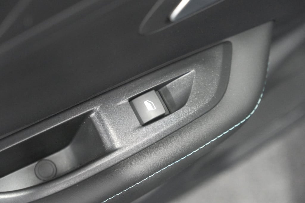 Peugeot 208 puretech 100 allure pack | camera | adaptieve cruise control | 