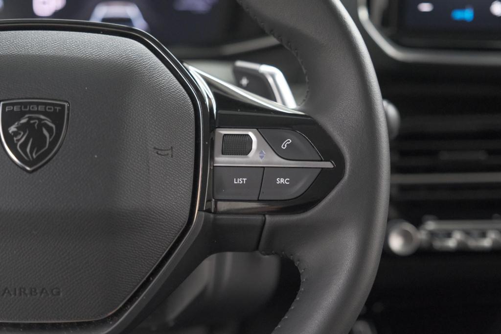 Peugeot 208 1.2 hybrid 110 e-dcs6 allure | apple carplay | parkeersensoren 