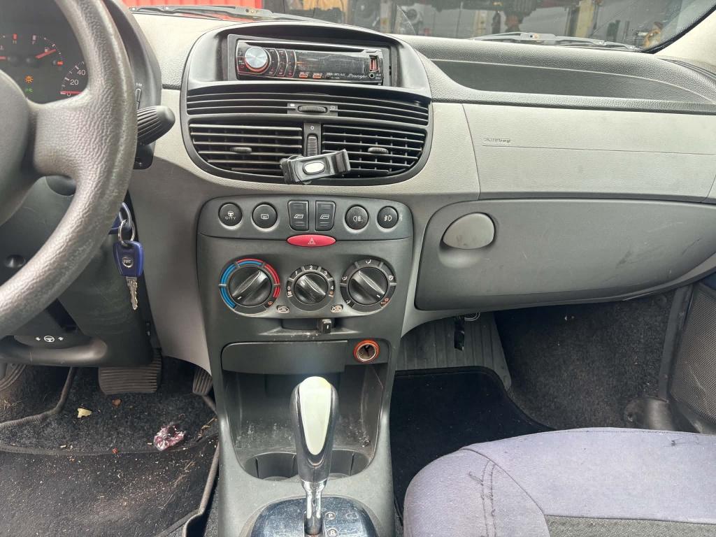 Fiat Punto 1.2-16v elx speedg.