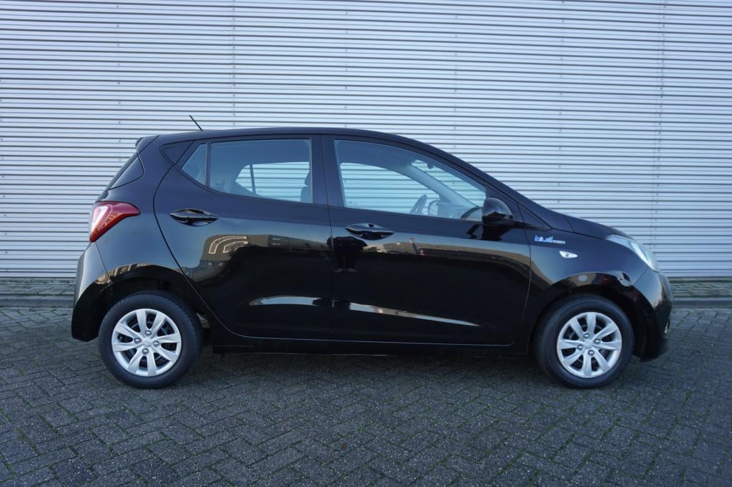 Hyundai I 10 1.0i i-motion comfort plus airco / elektr. ramen / nap