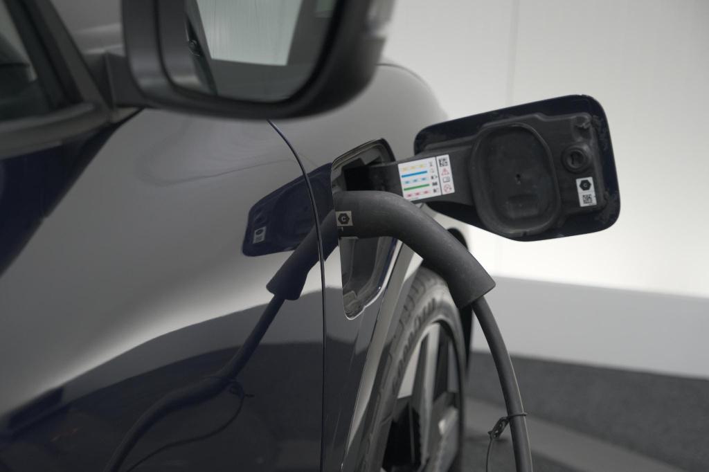 Renault Megane E-tech ev40 boost charge techno | pack winter | camera | app