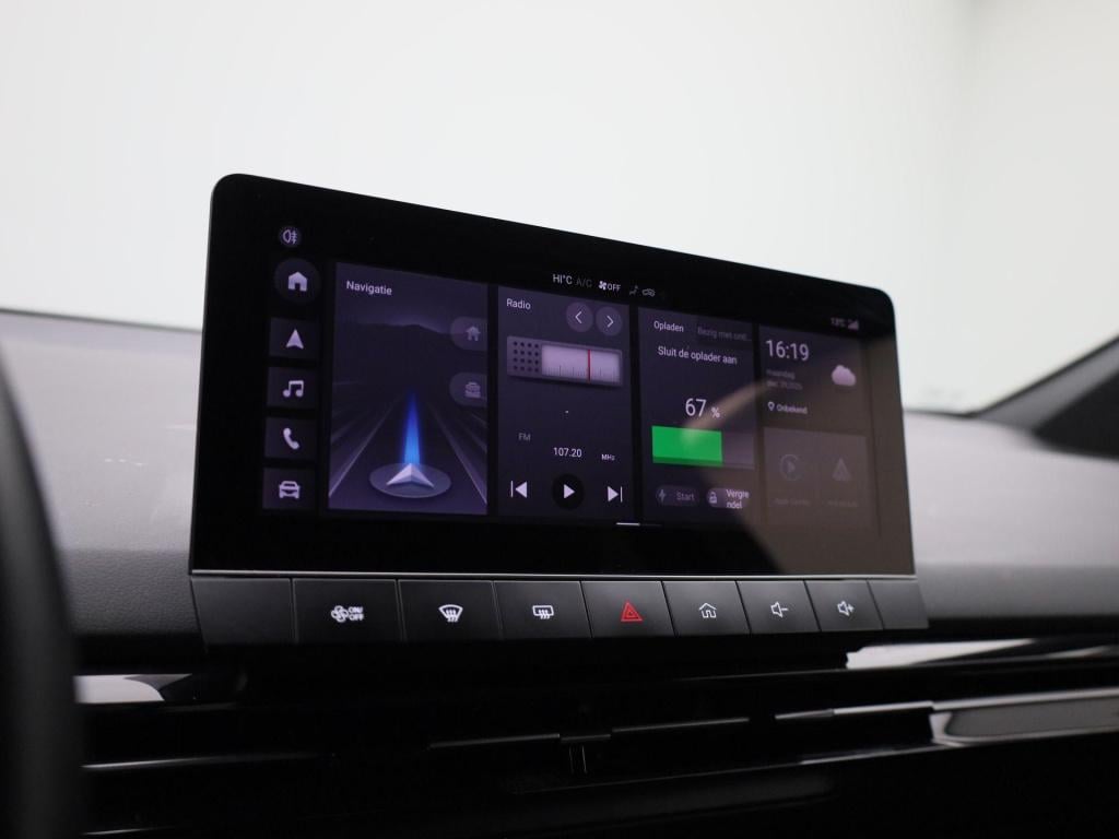 MG Mg4 64 kwh luxury | automaat | navigatie | climate control | apple carpl